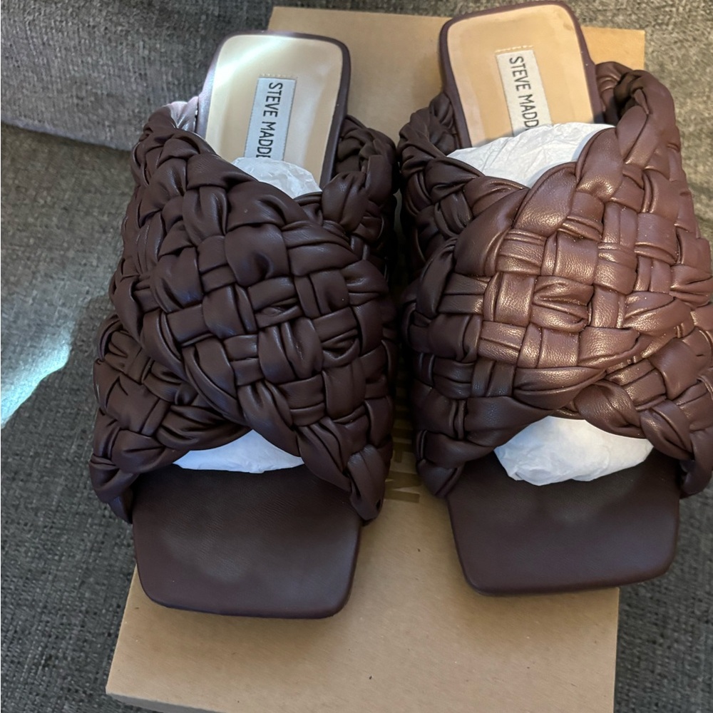 Burgundy Steve Madden woman’s sandals (size 8.5)